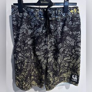 LRG swim trunks size 32
